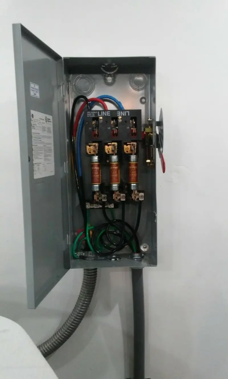Three-phase disconnect switch installed for Smoke Detector Installation in Rockdale